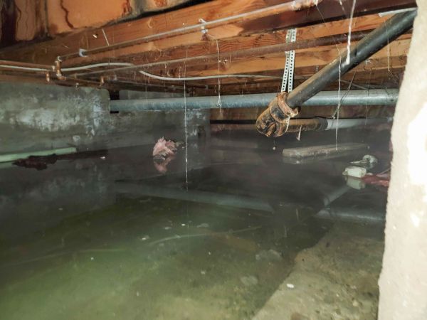 Crawlspace Water Restoration in Hemet